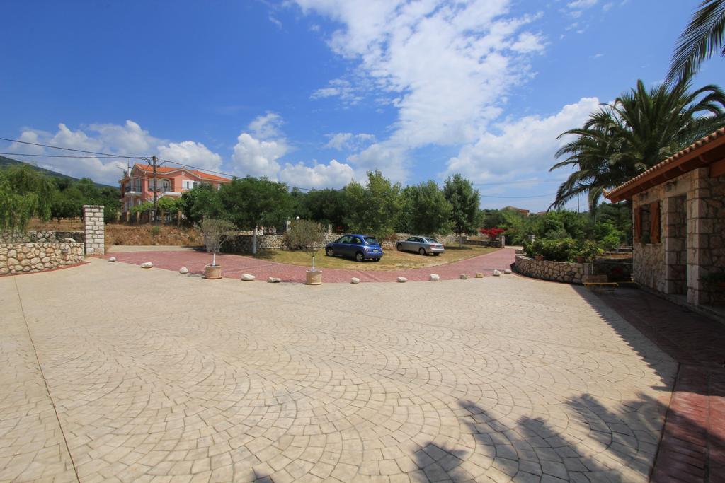 Dina Apartments Razata Bilik gambar